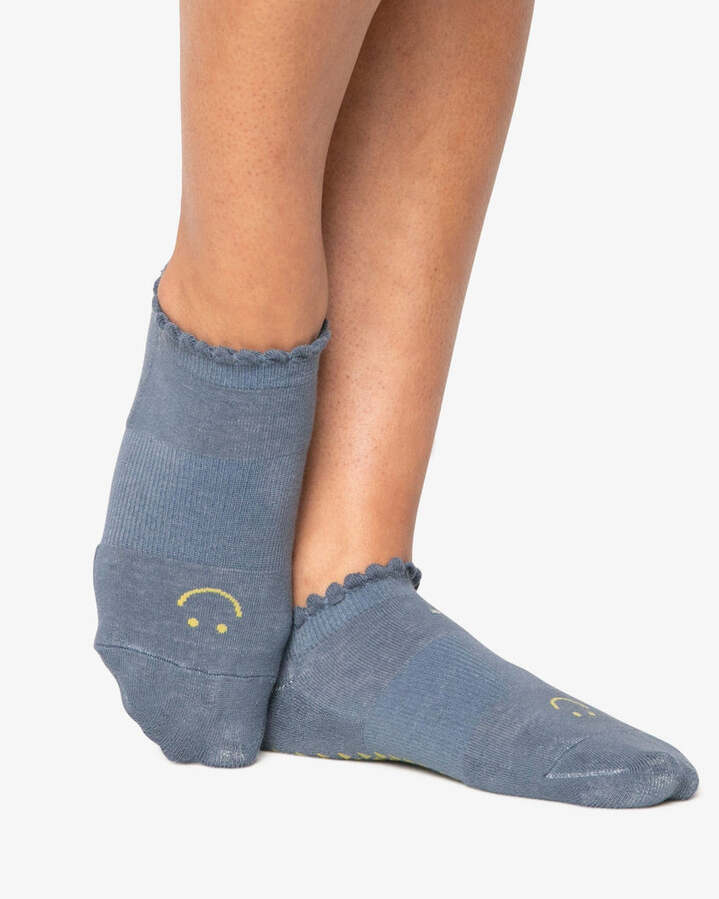 Sticky Be Socks Women's Be Fearless Aura Grip Socks –